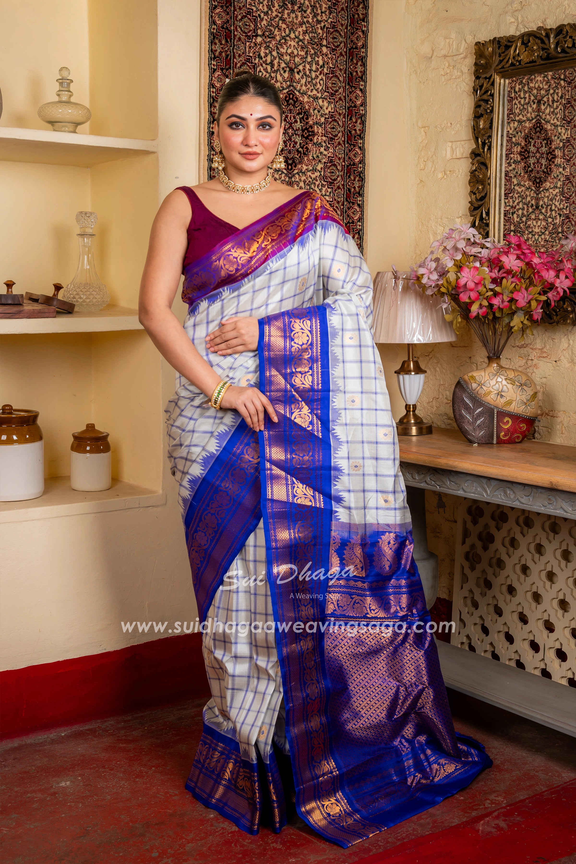 Handwoven Pure silk Checkered Gadwal in ganga jamuna Kuttu Border
