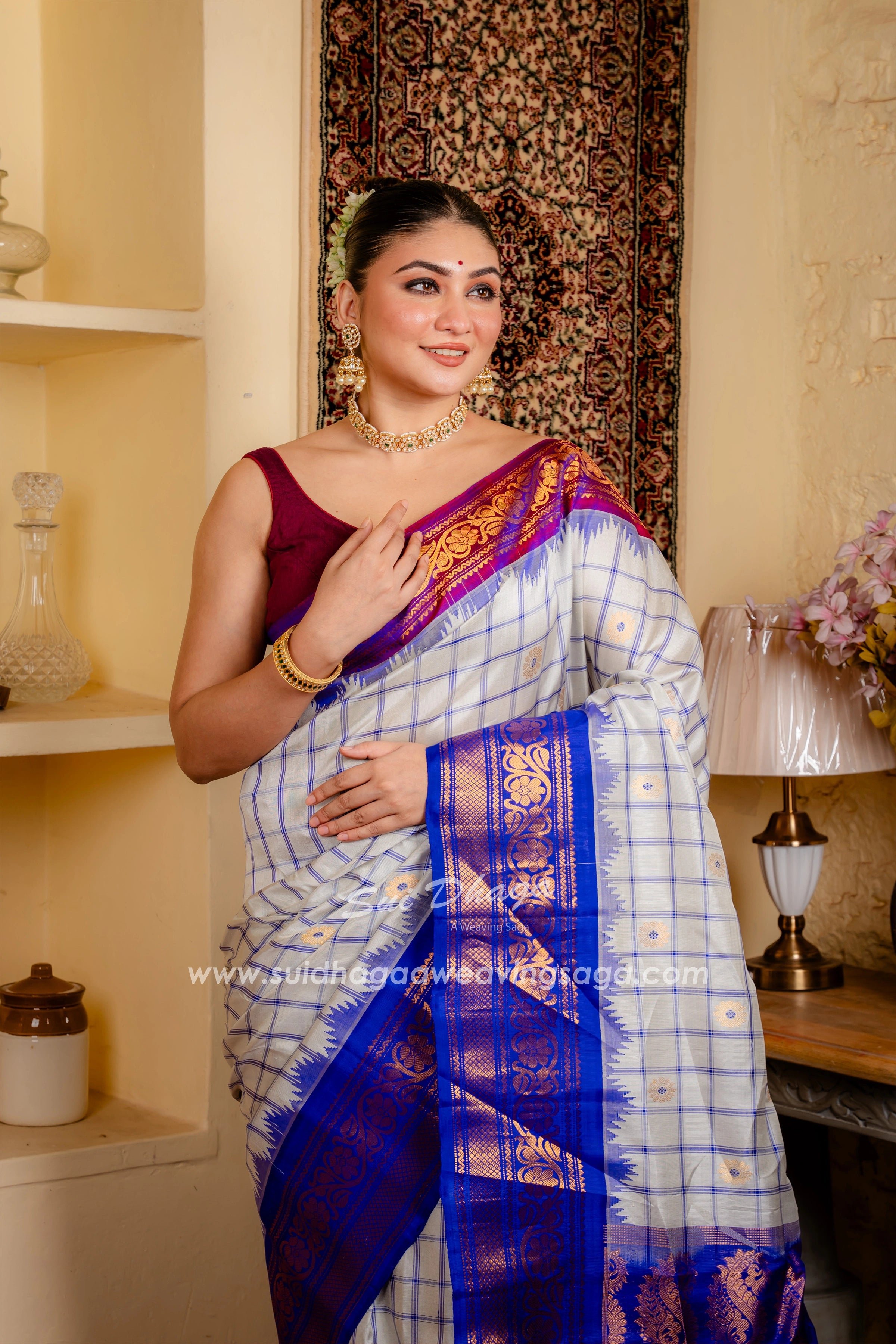 Handwoven Pure silk Checkered Gadwal in ganga jamuna Kuttu Border