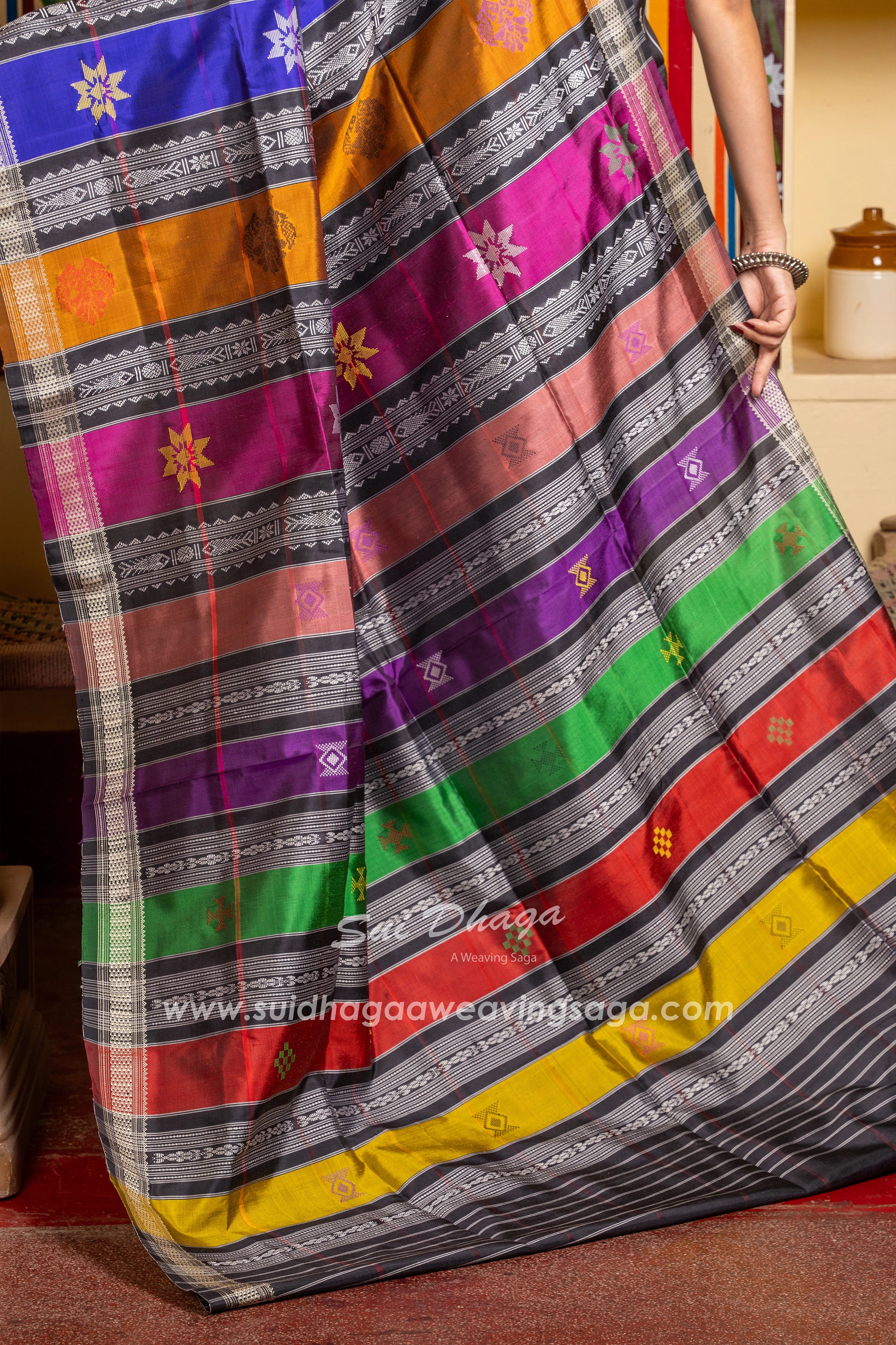 Black Checkered Handwoven Double Pallu Berhampuri