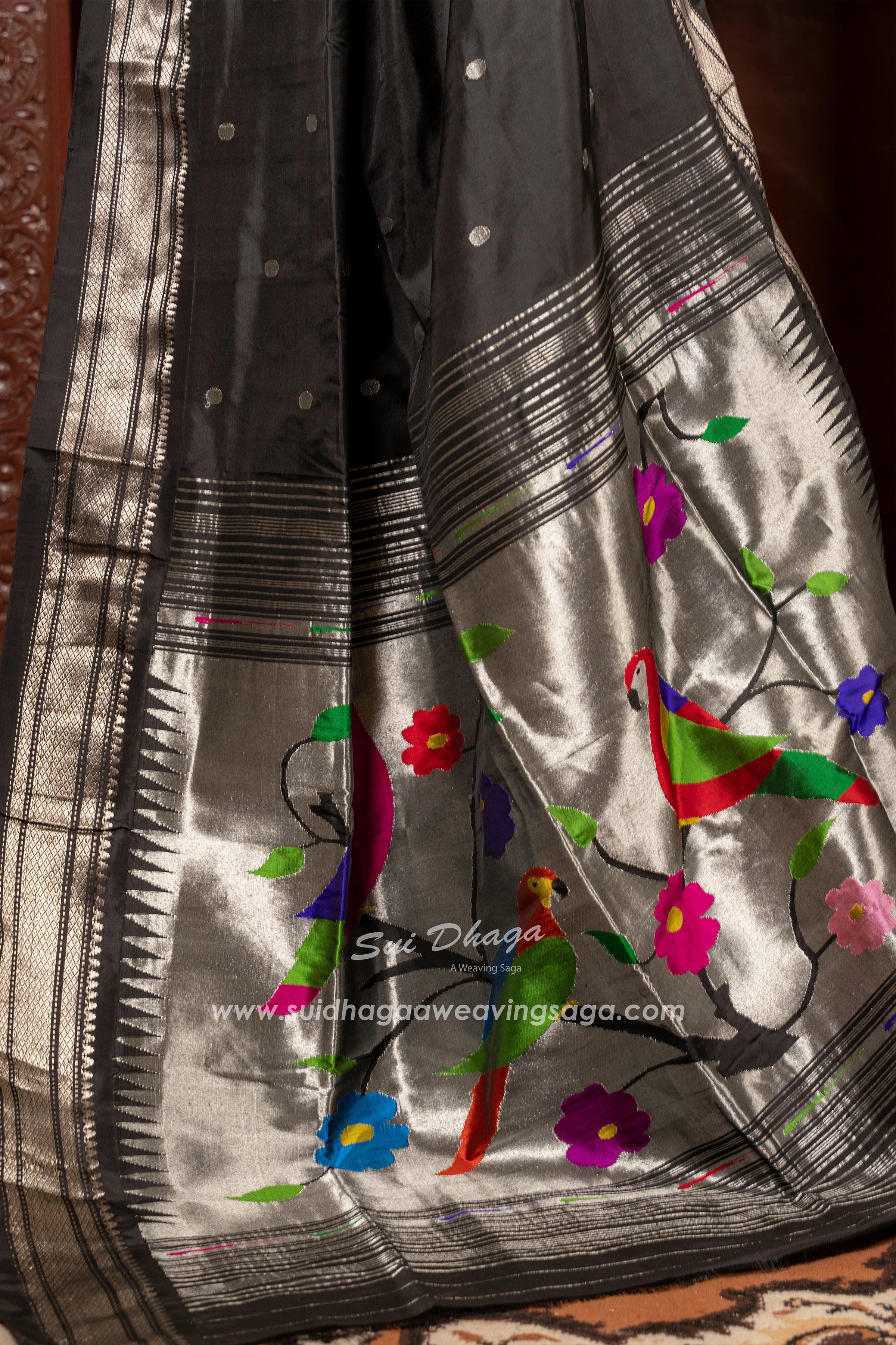Silver Zari Parrot Pallu Handwoven Pure silk Paithani