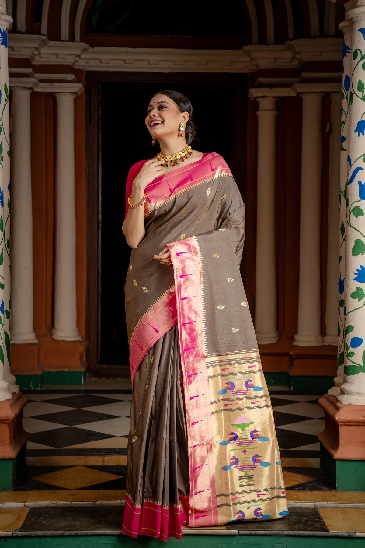 Designer Pure Silk Handwoven Muniya Tissue Border paithani