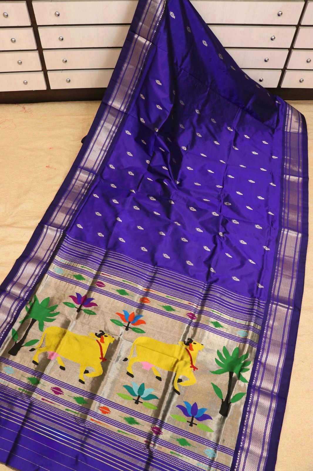 Neel-Pichwai Silver Zari Paithani