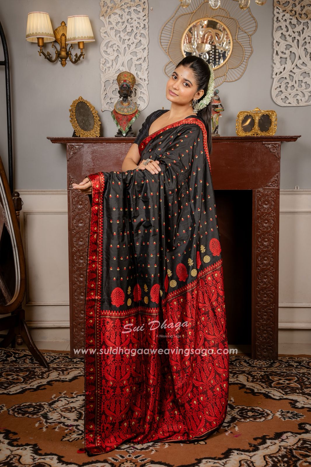 Krishnarakta Contrast Paat Silk Saree