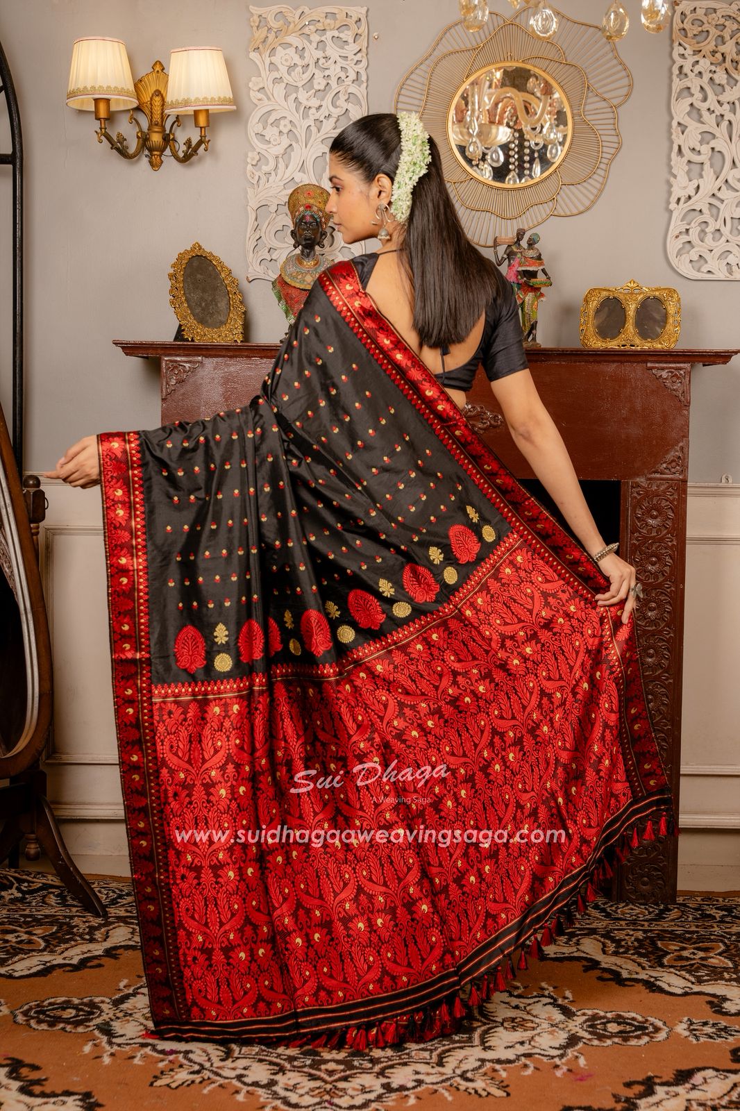 Krishnarakta Contrast Paat Silk Saree