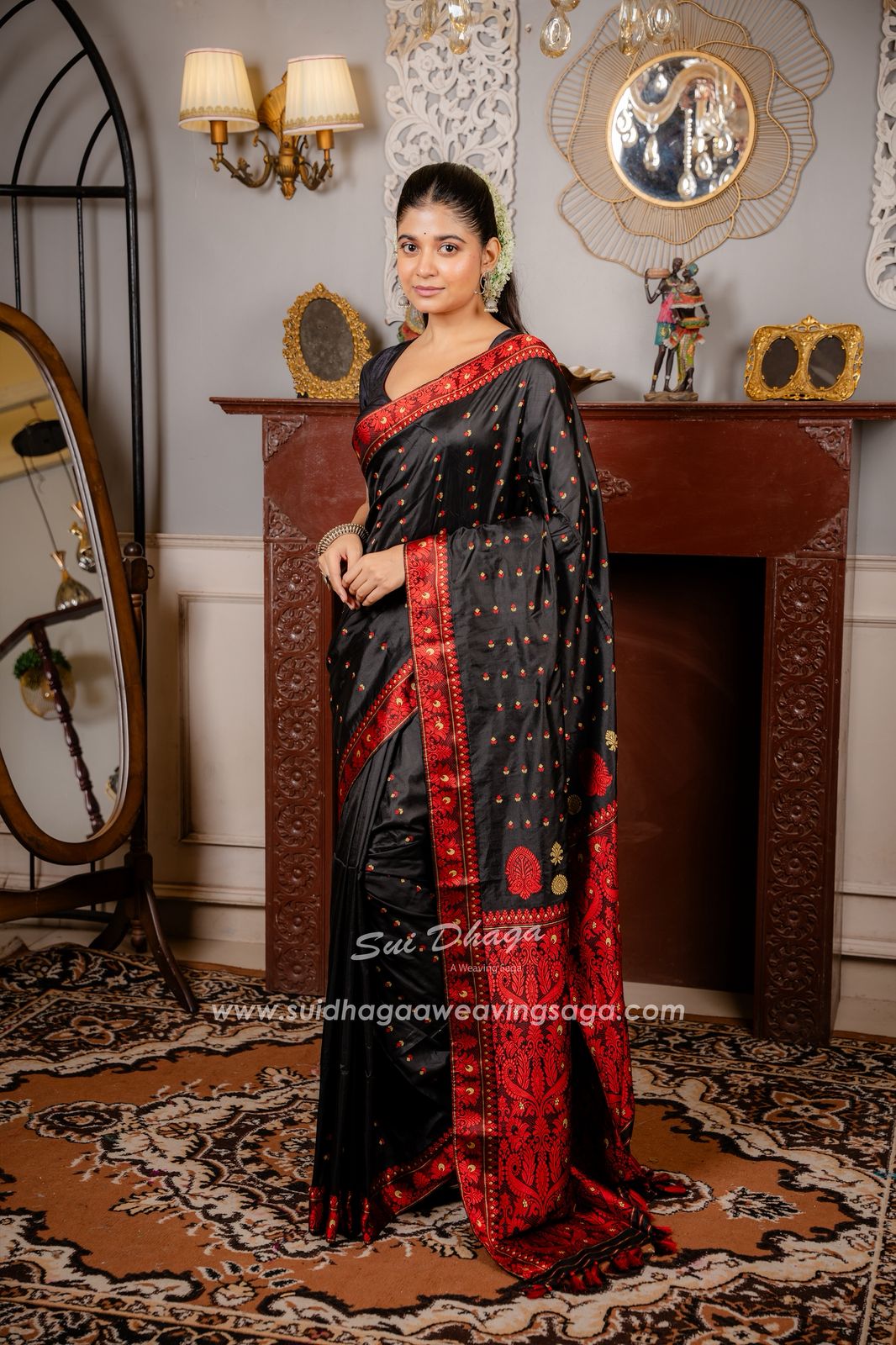 Krishnarakta Contrast Paat Silk Saree