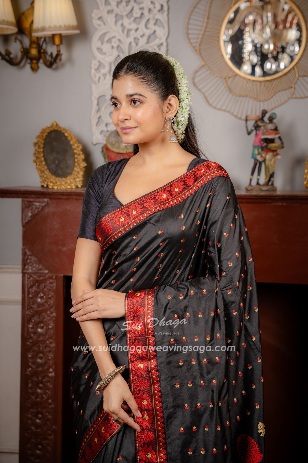 Krishnarakta Contrast Paat Silk Saree