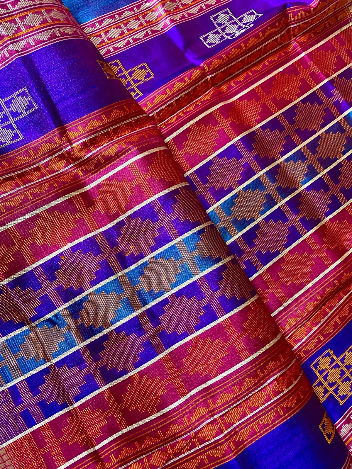 Ivory Elegance Double Pallu Berhampuri Silk Saree