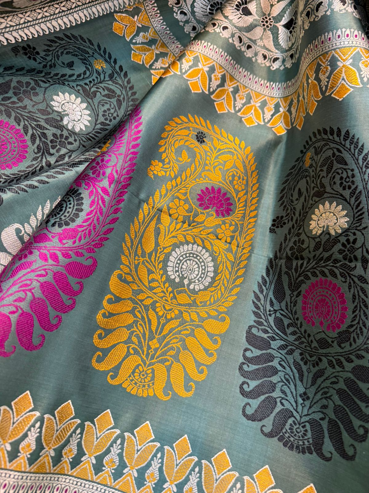 Kalka Paisley Revival Butta Baluchuri Silk Saree