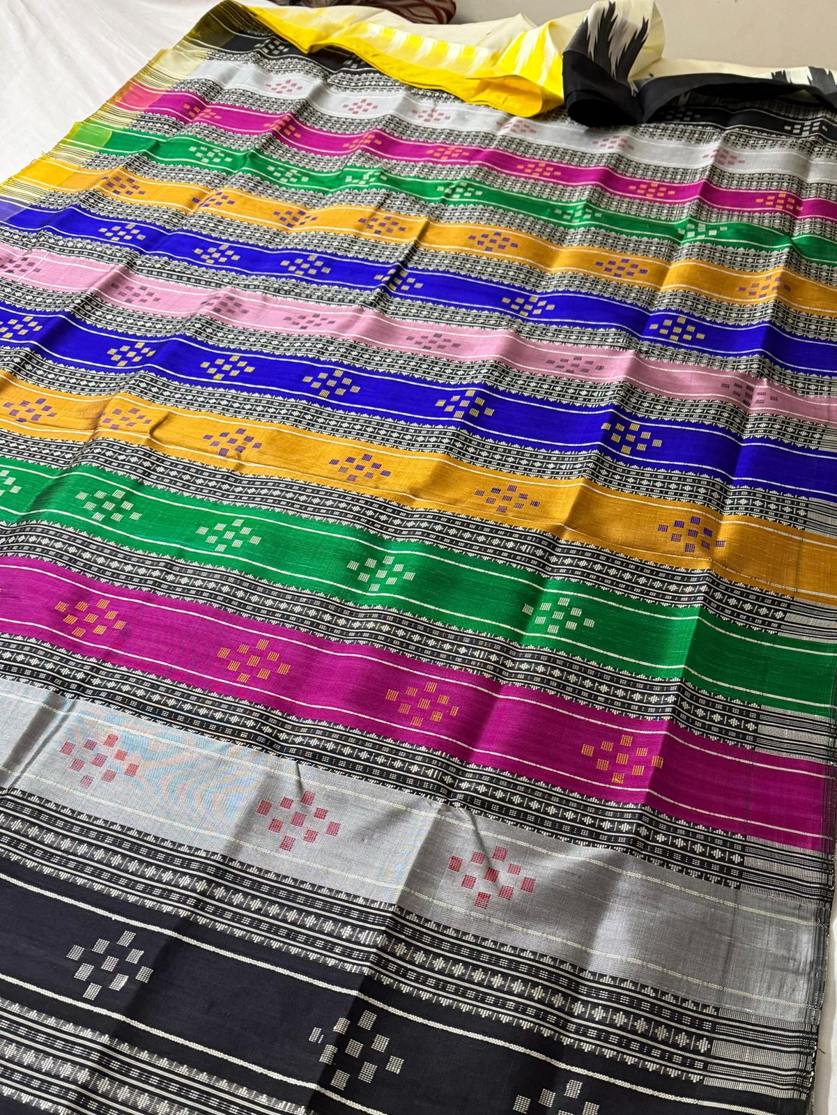 Ganga Jamuna Regal Double Pallu Berhampuri Saree