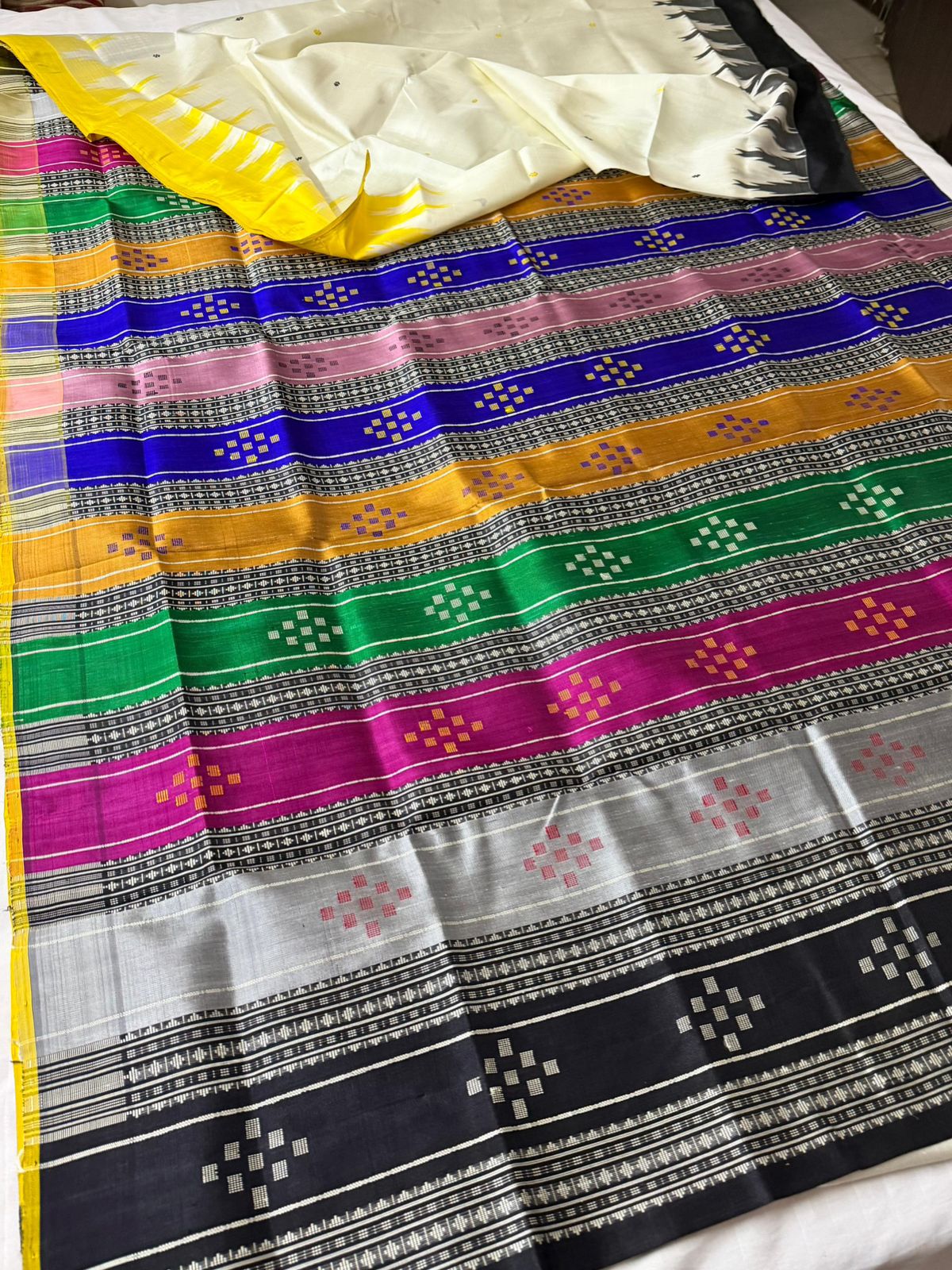 Ganga Jamuna Regal Double Pallu Berhampuri Saree