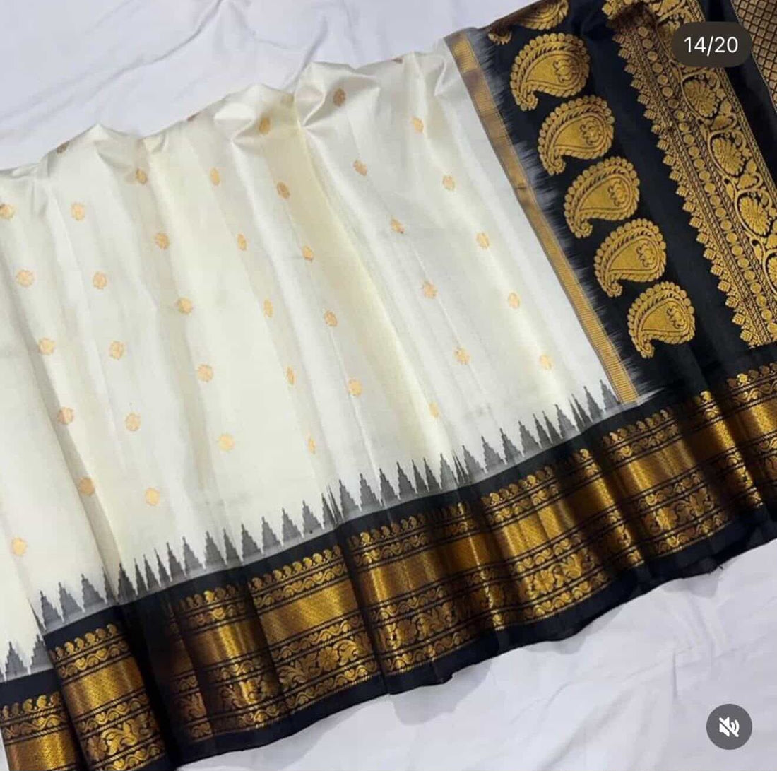 Kaalika Kuttu Border Gadwal Silk Saree