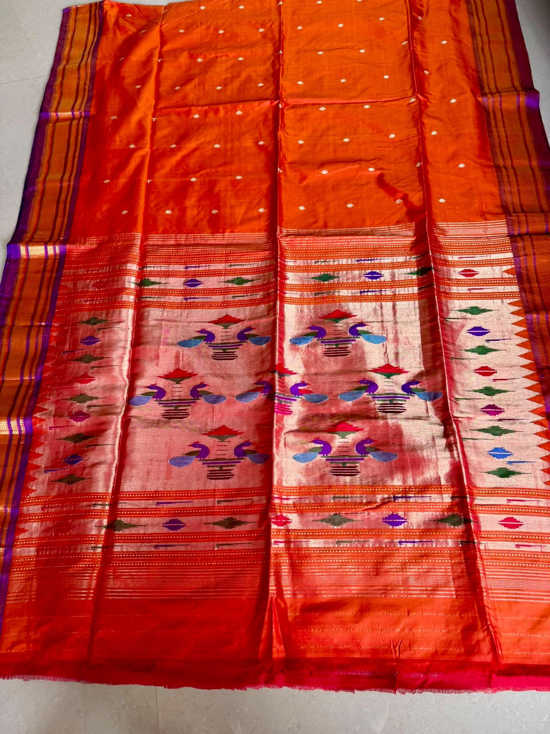 Pure Silk Handwoven Paithani Saree – Dual Tone