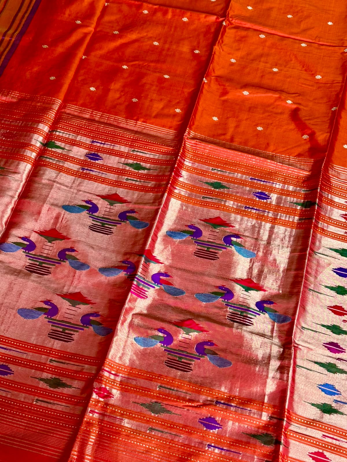 Pure Silk Handwoven Paithani Saree – Dual Tone
