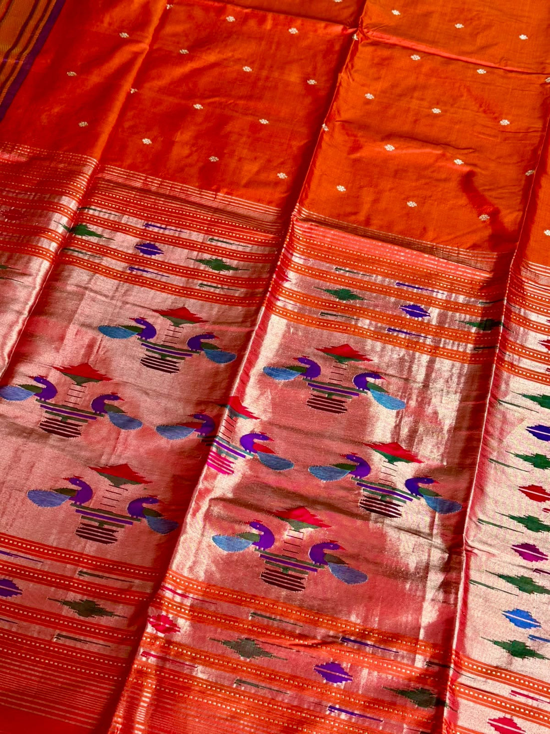 Pure Silk Handwoven Paithani Saree – Dual Tone