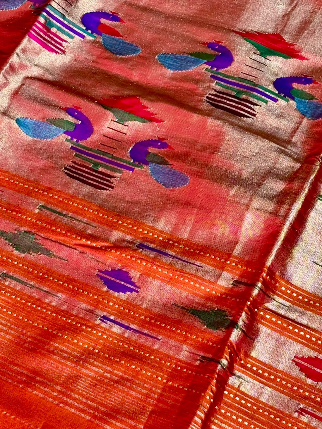 Pure Silk Handwoven Paithani Saree – Dual Tone