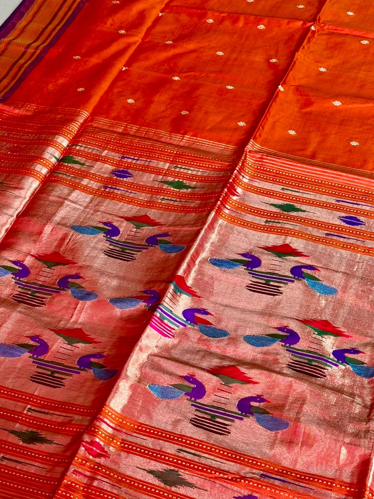 Pure Silk Handwoven Paithani Saree – Dual Tone