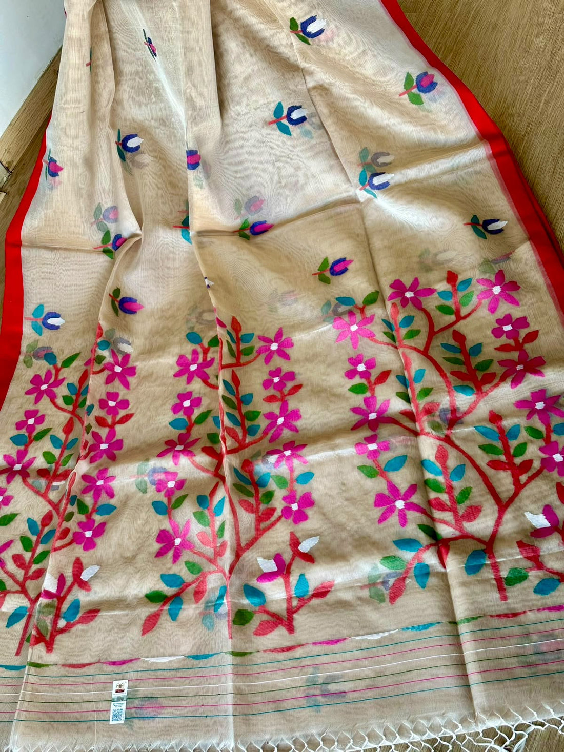 Pure Muslin Needle Jamdani Saree