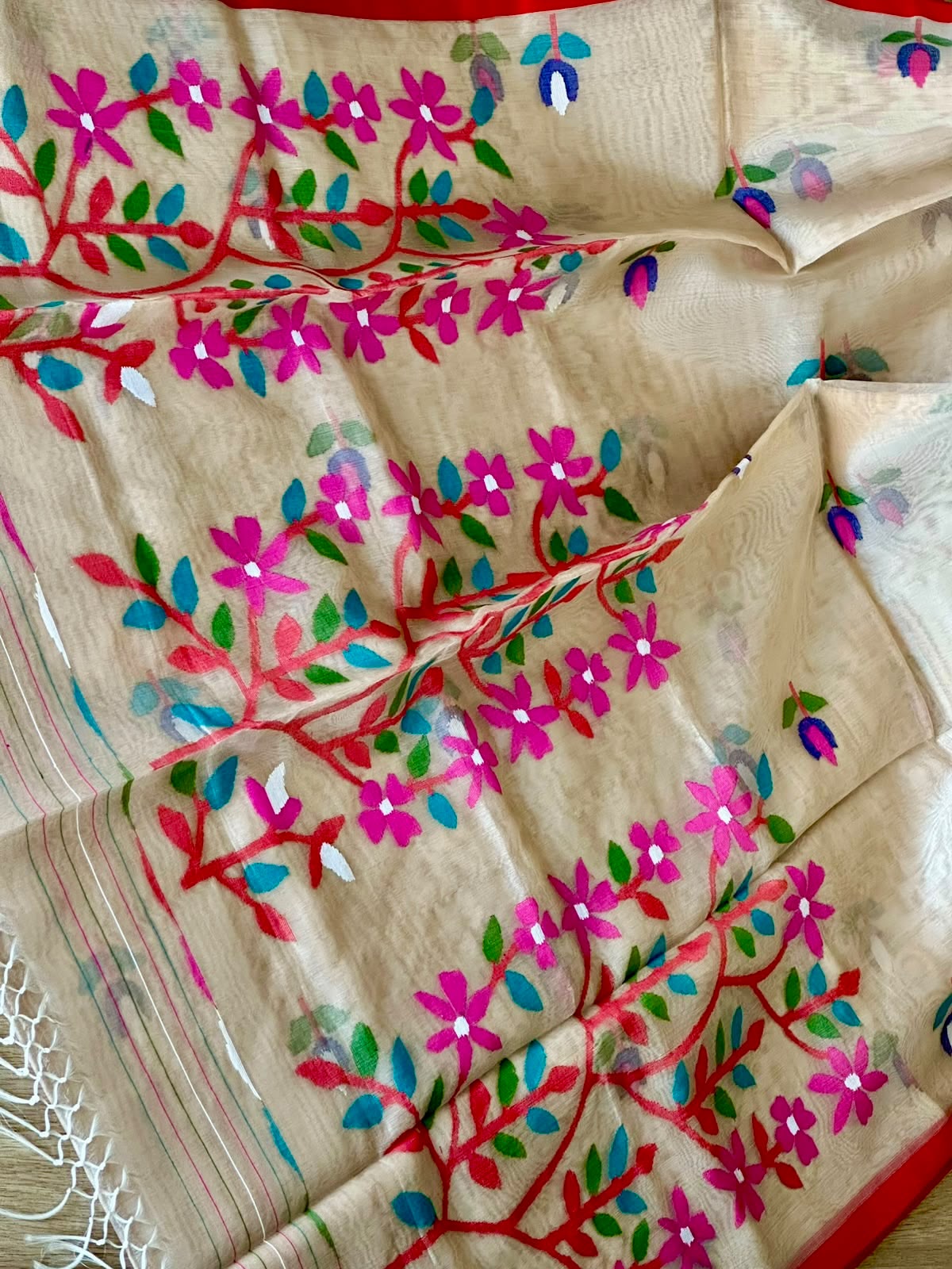 Pure Muslin Needle Jamdani Saree