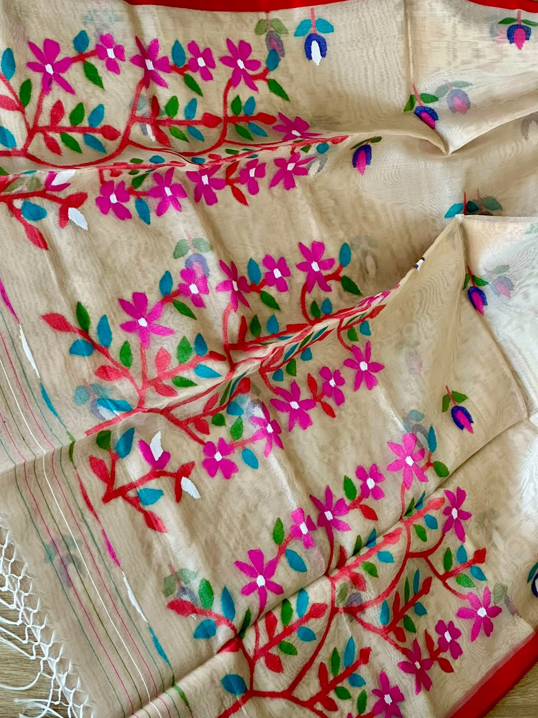 Pure Muslin Needle Jamdani Saree