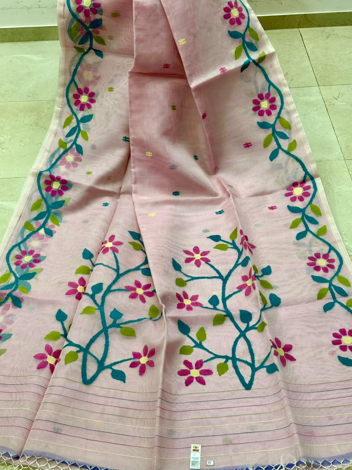 Pure Muslin Needle Jamdani Saree