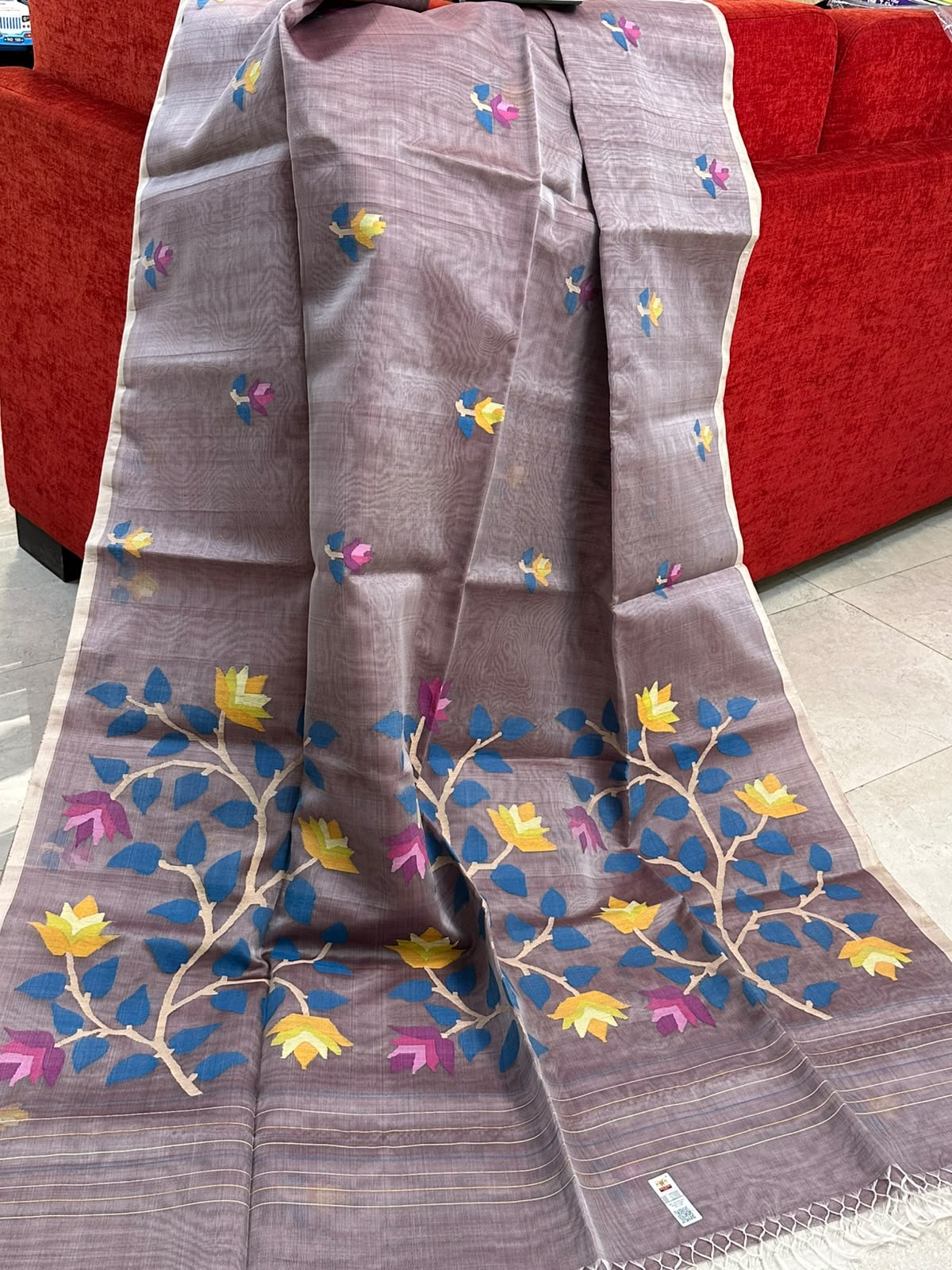 Pure Muslin Needle Jamdani Saree