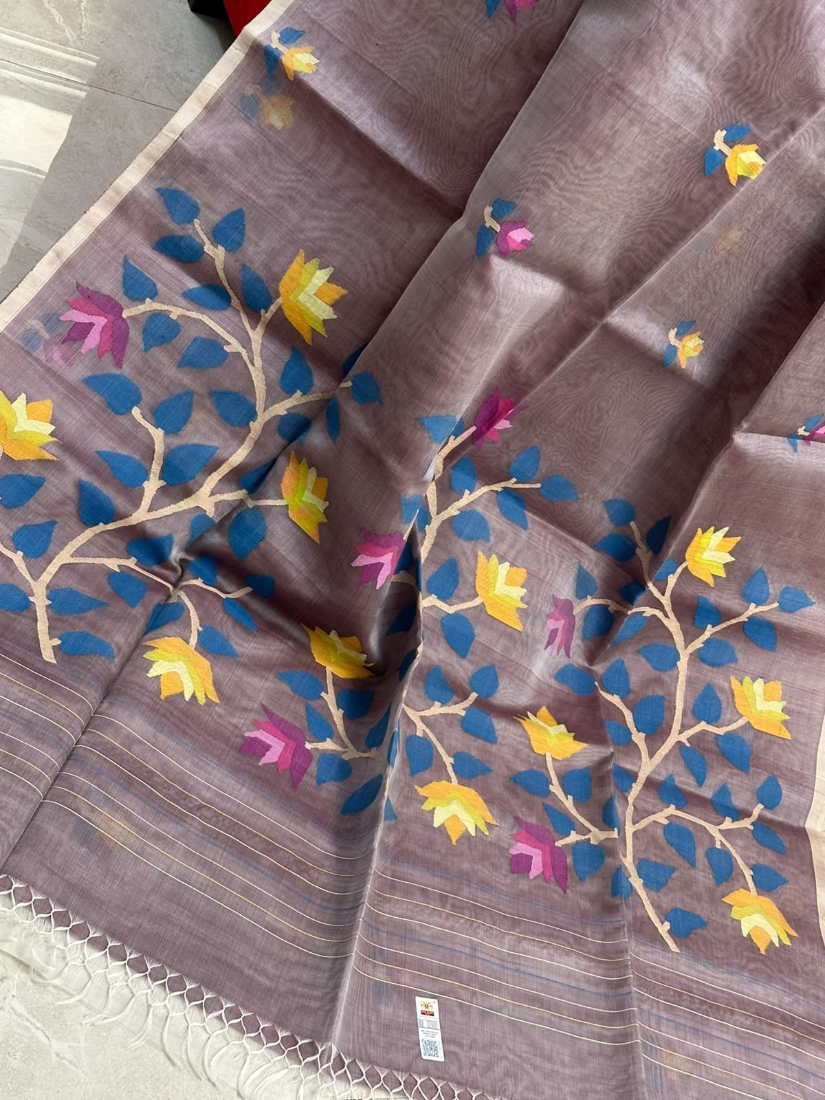 Pure Muslin Needle Jamdani Saree