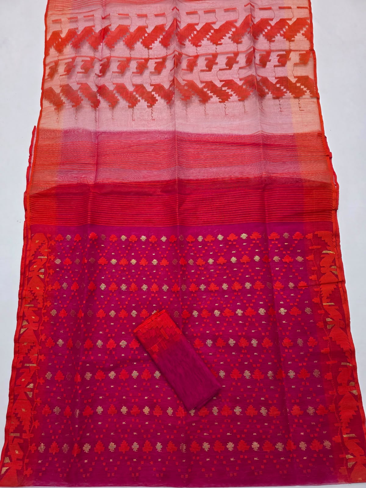 The Gulabi Noor: Authentic Handwoven Bangladeshi Dhakai Jamdani