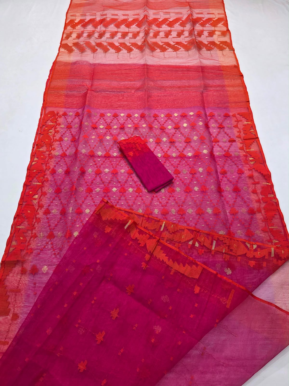 The Gulabi Noor: Authentic Handwoven Bangladeshi Dhakai Jamdani