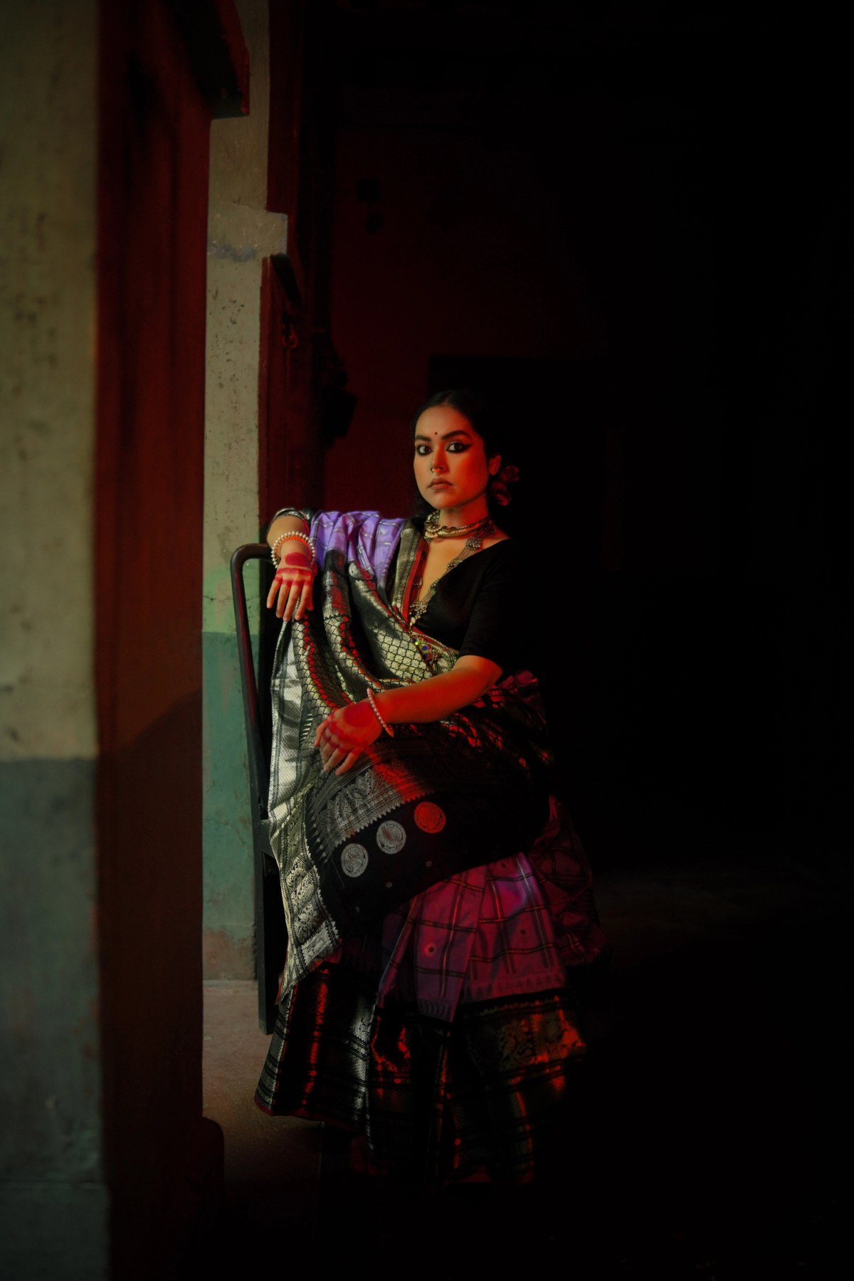 Dark Mauve Coloured Checkered pure silk Gadwal in silver zari