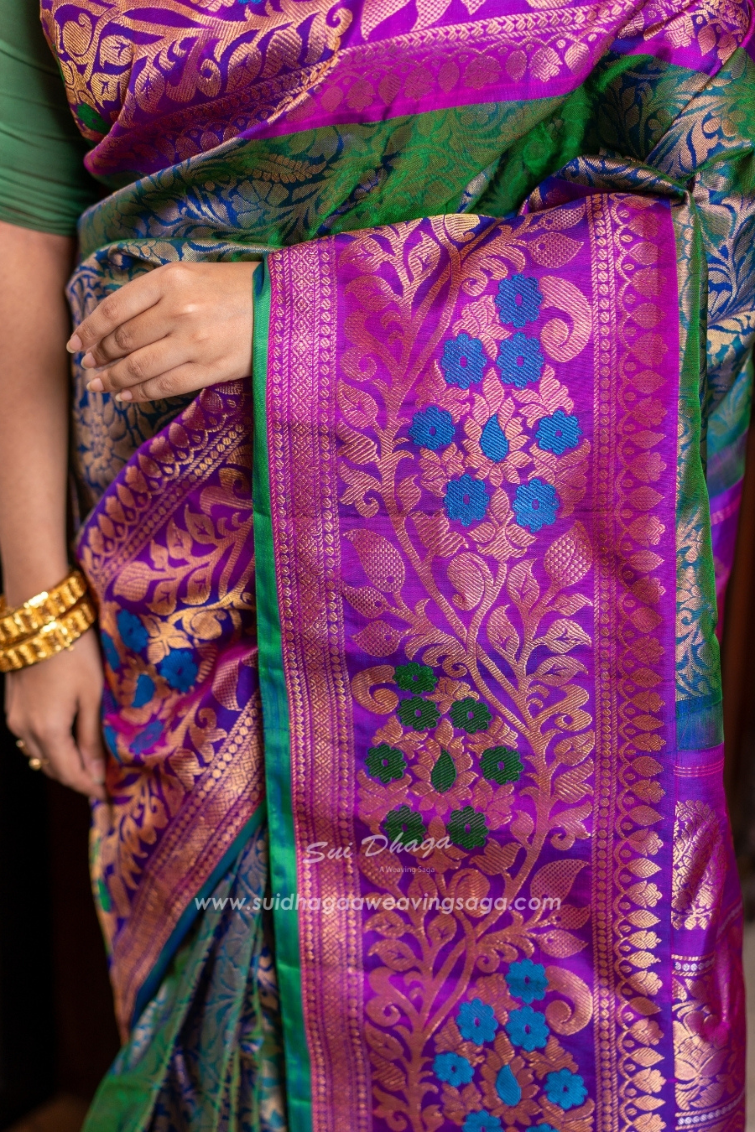 Dual Tone Brocade Gadwal Saree