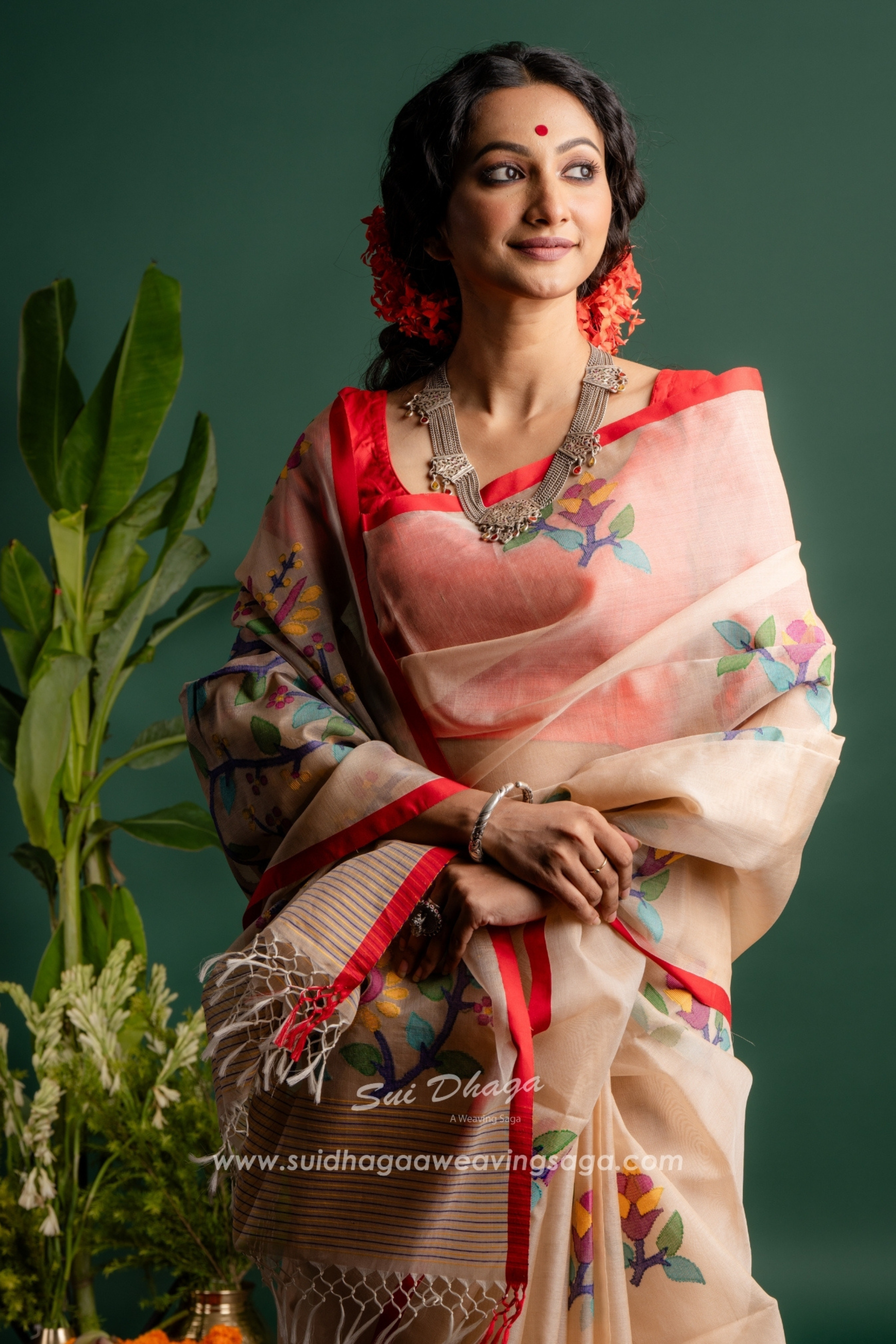 Beige Resham Muslin Jamdani Saree