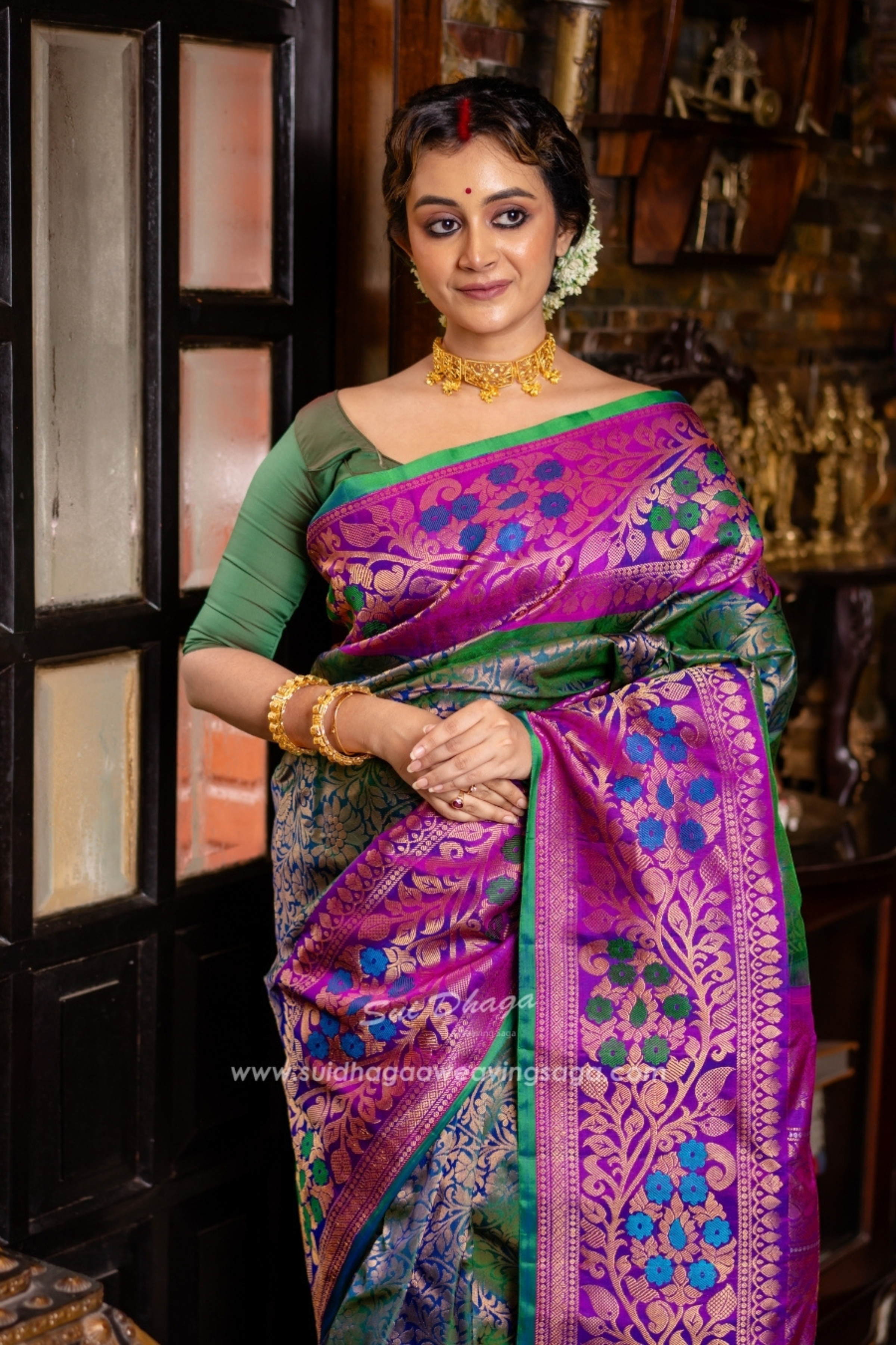 Dual Tone Brocade Gadwal Saree