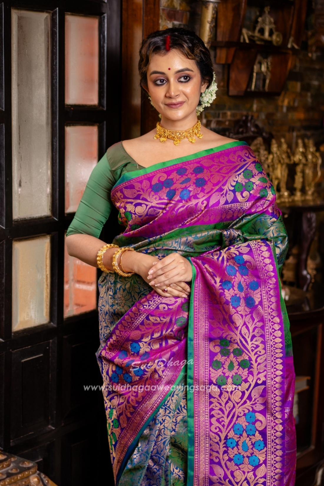 Dual Tone Brocade Gadwal Saree