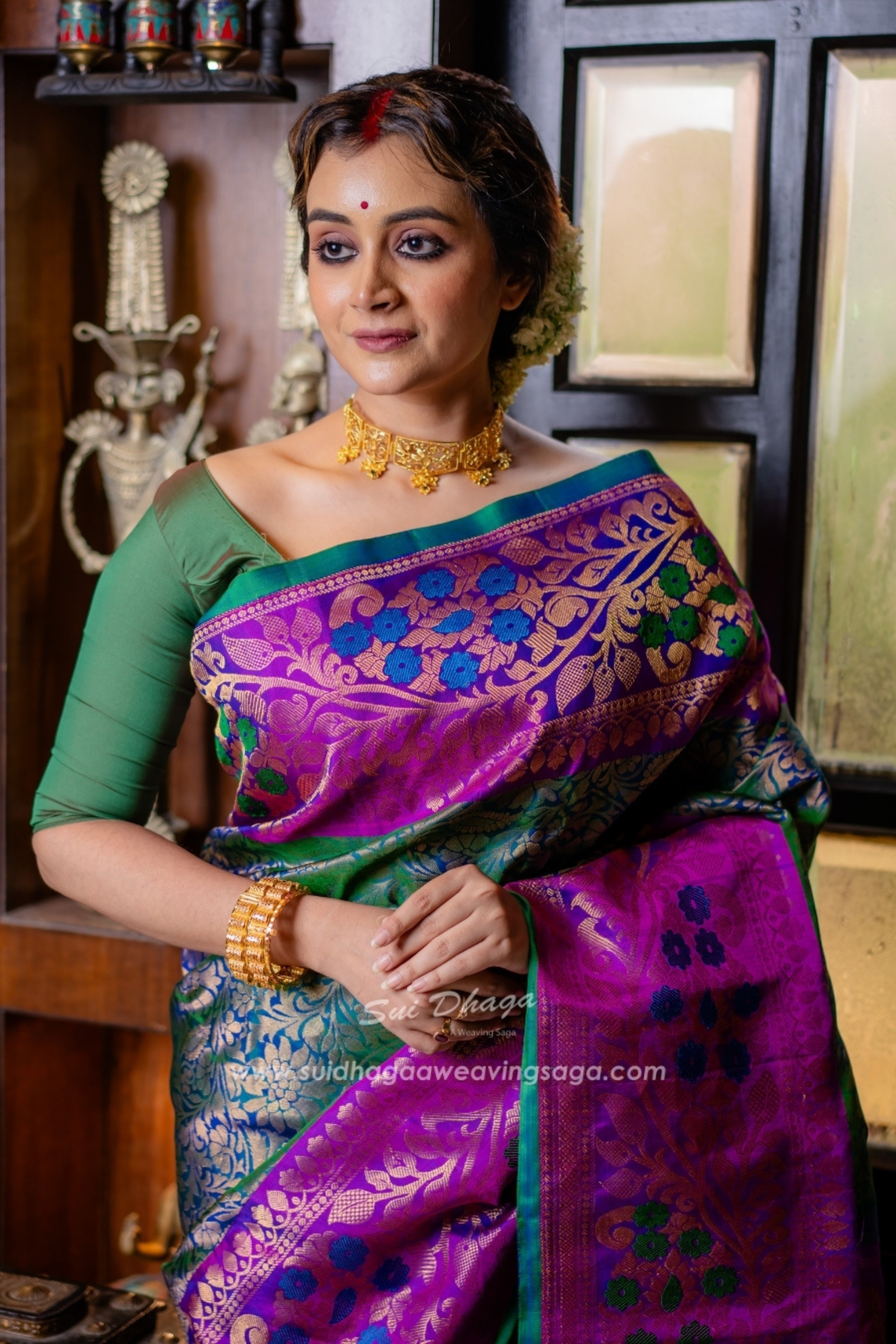 Dual Tone Brocade Gadwal Saree