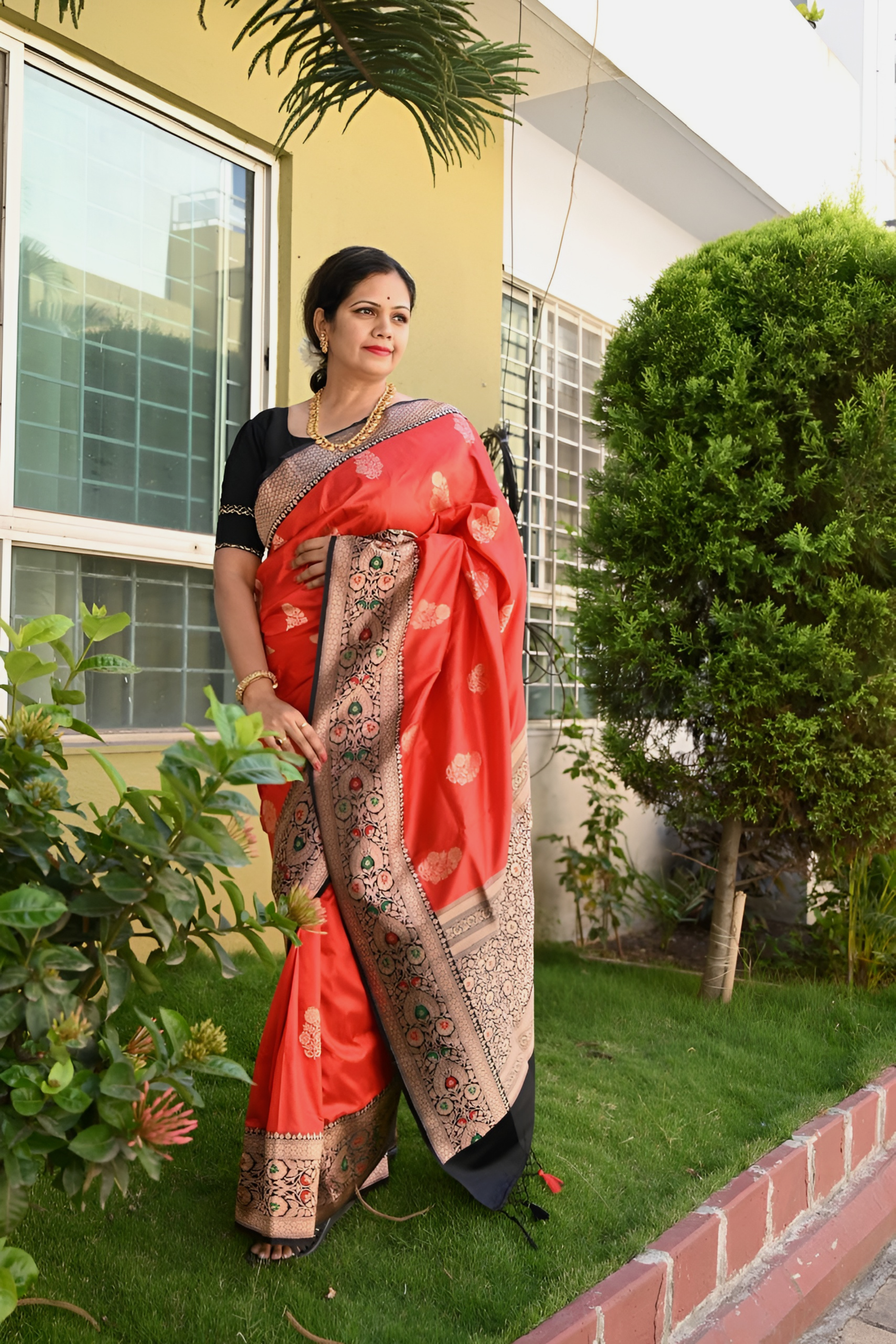 Antique Aura Banarasi Katan Pure Silk Saree