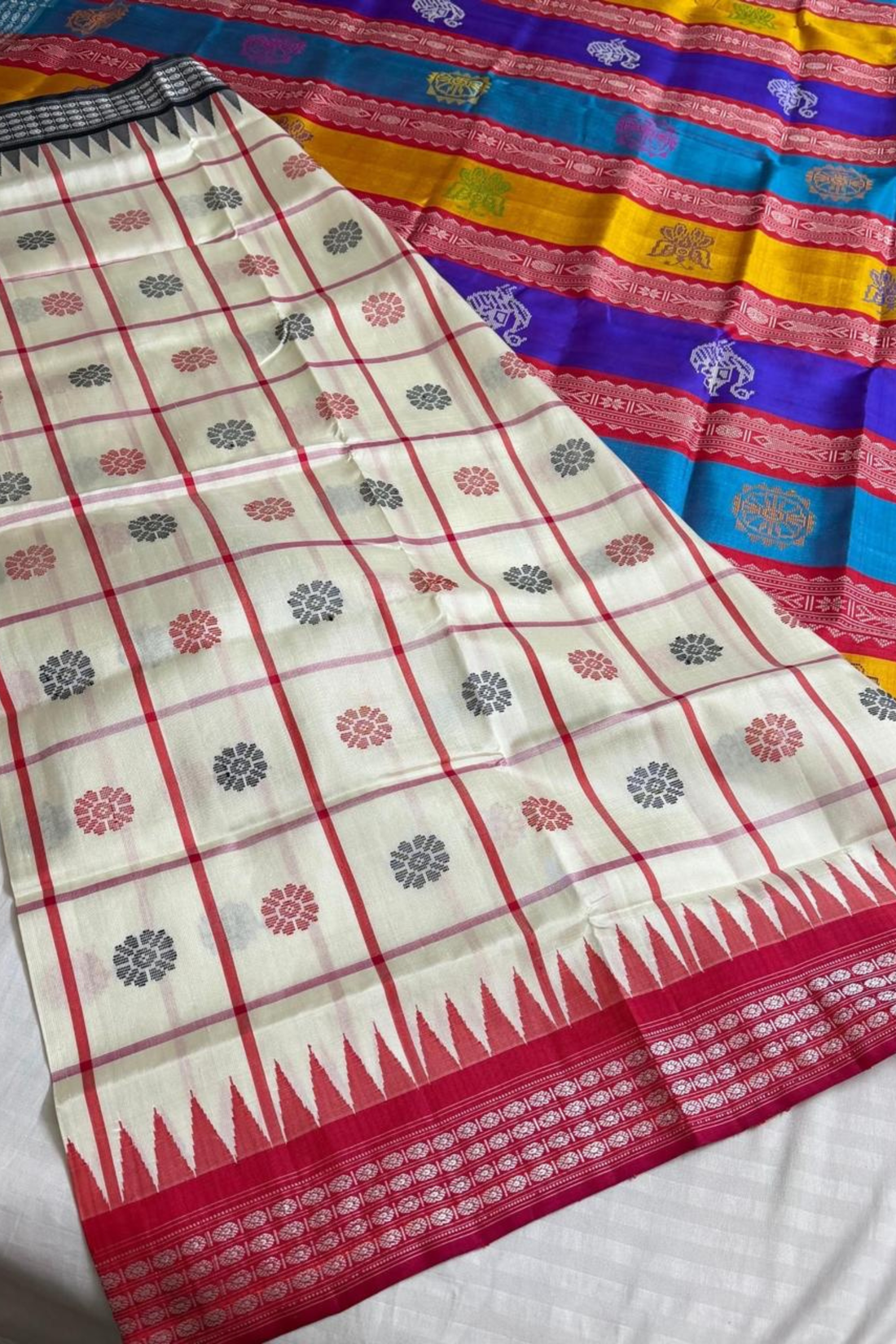 Heritage Double Pallu Checkered Berhampuri Silk Saree