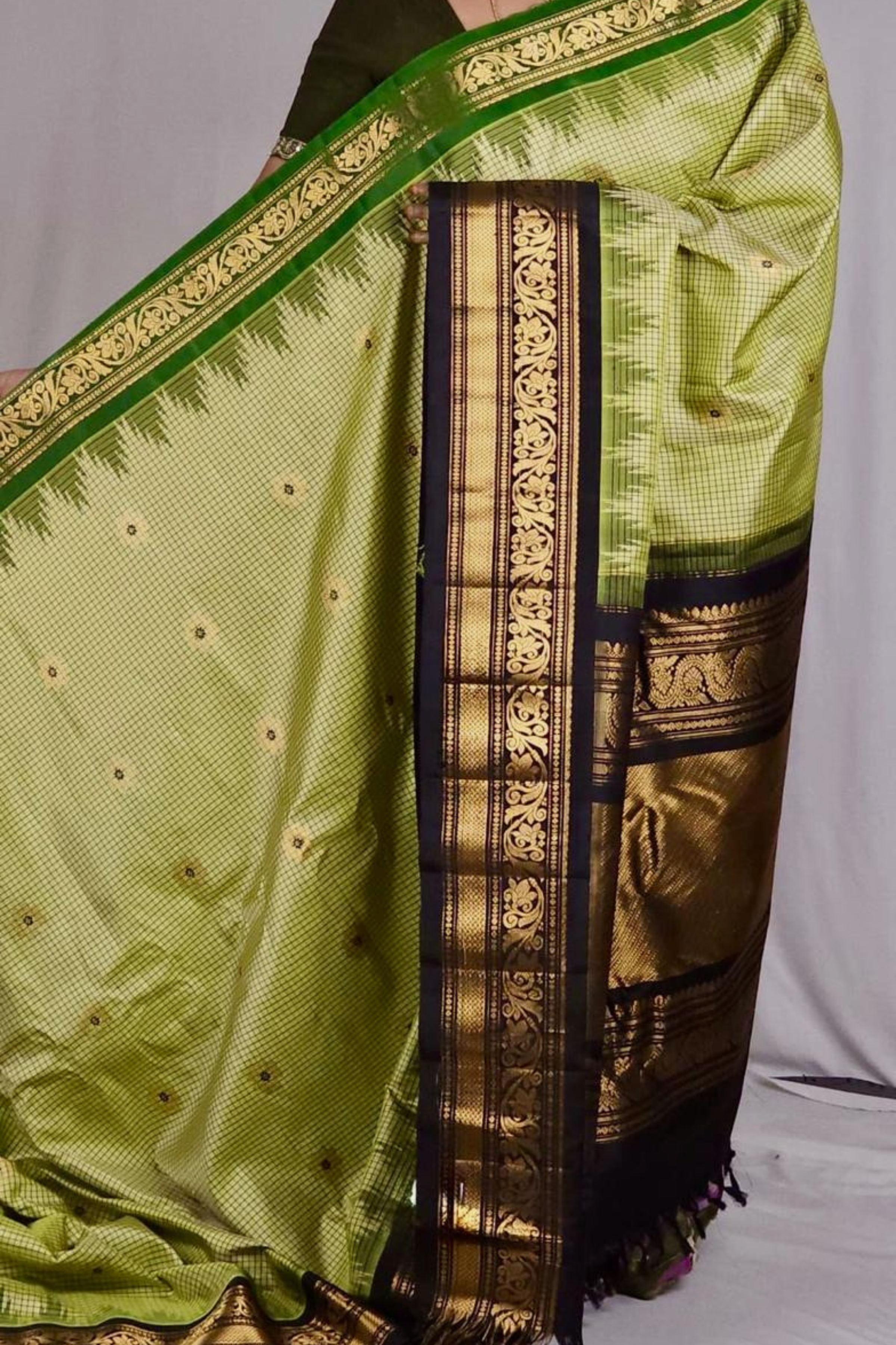 Kshira Gadwal Silk Saree