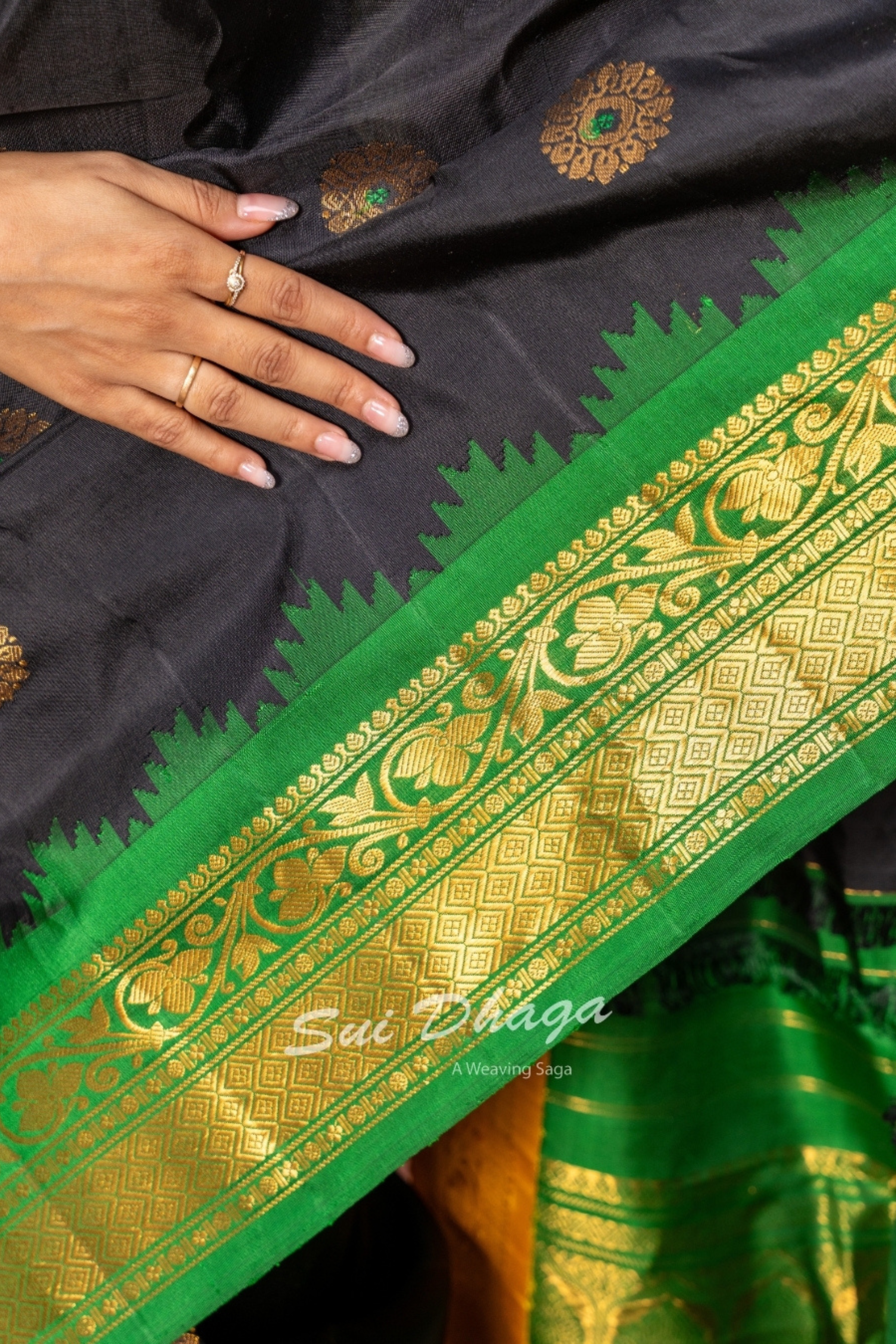 Gadwal Pure Silk Saree with Ganga Jamuna and Kuttu Borders