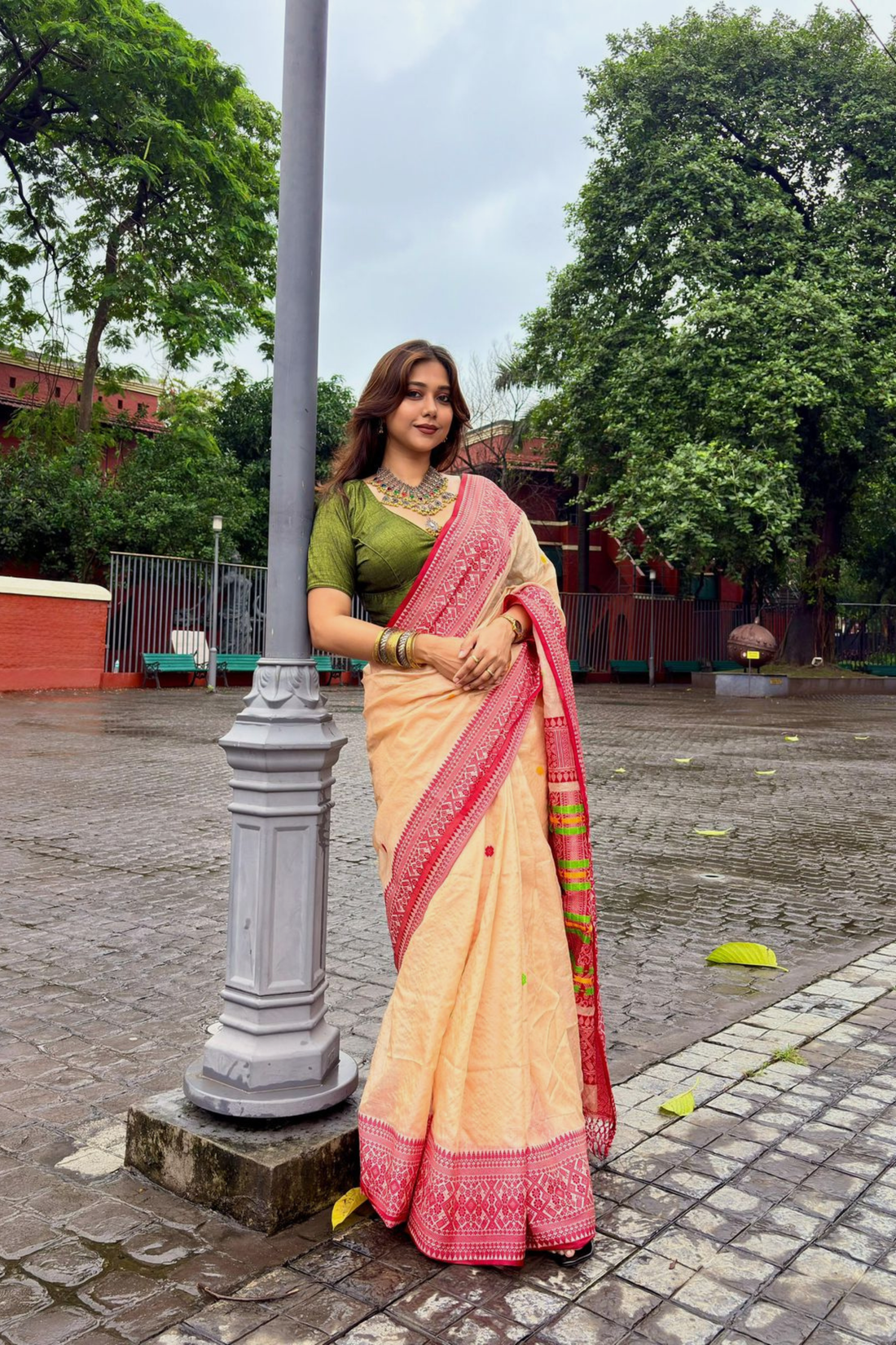 Ethereal Weave Jamdani Tussar Saree