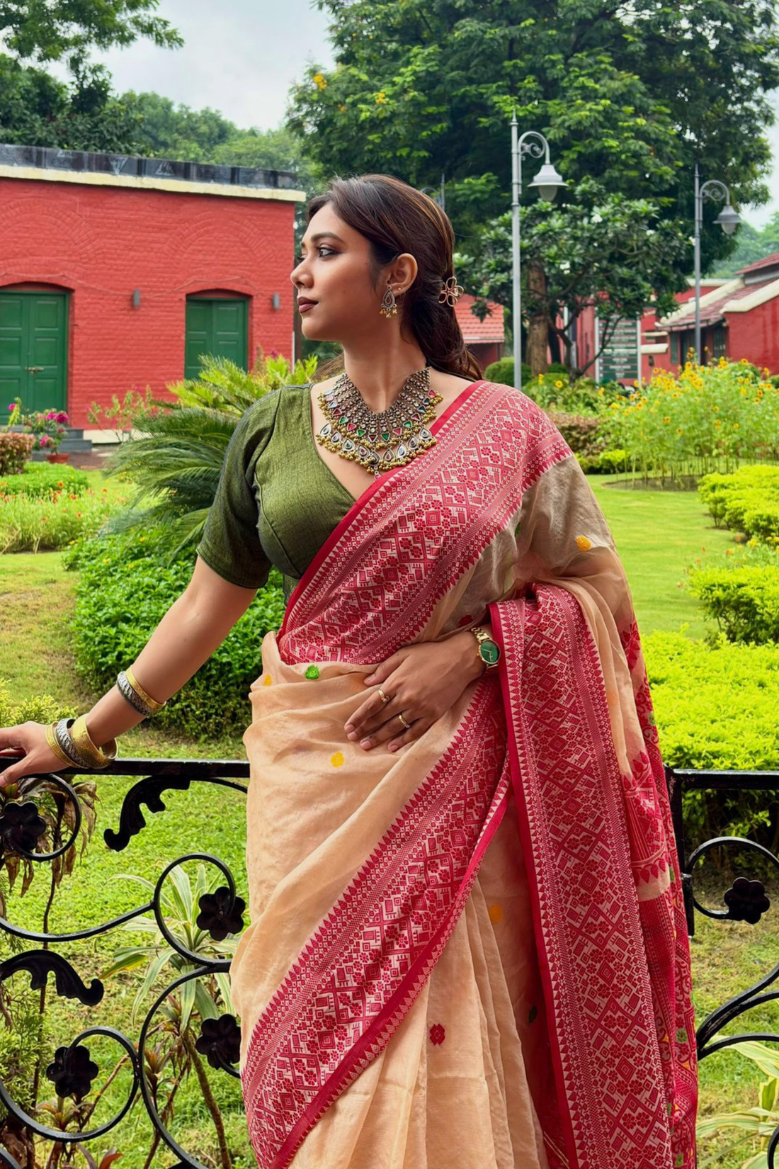 Ethereal Weave Jamdani Tussar Saree