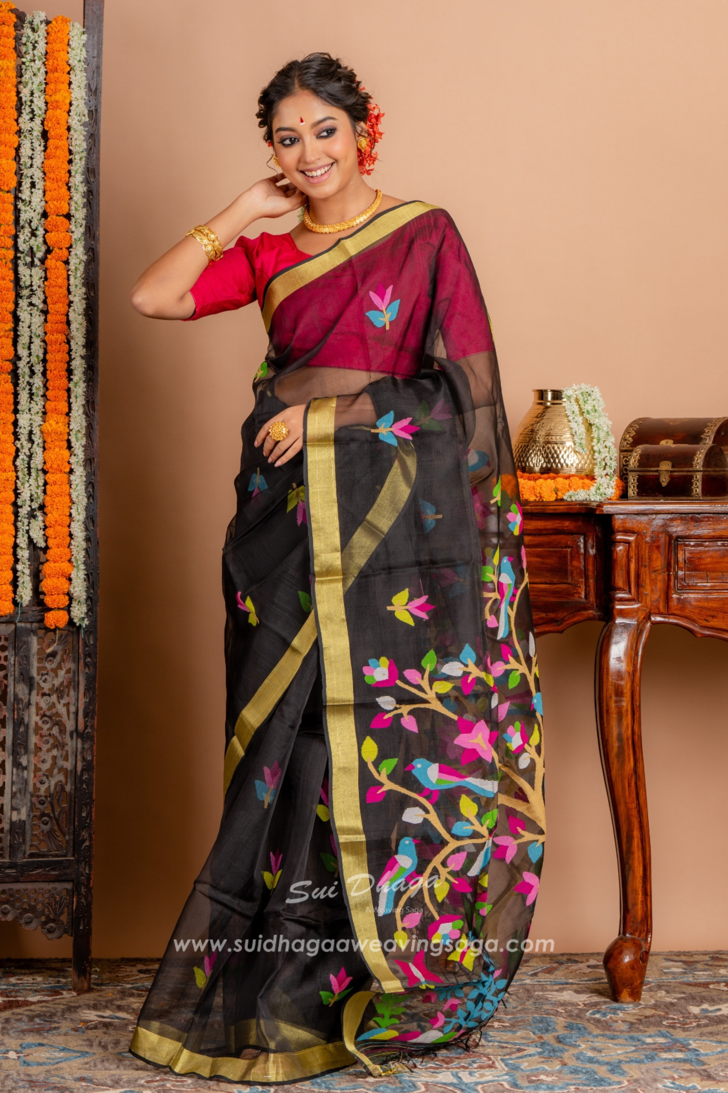 Muslin Jamdani with Zari Border