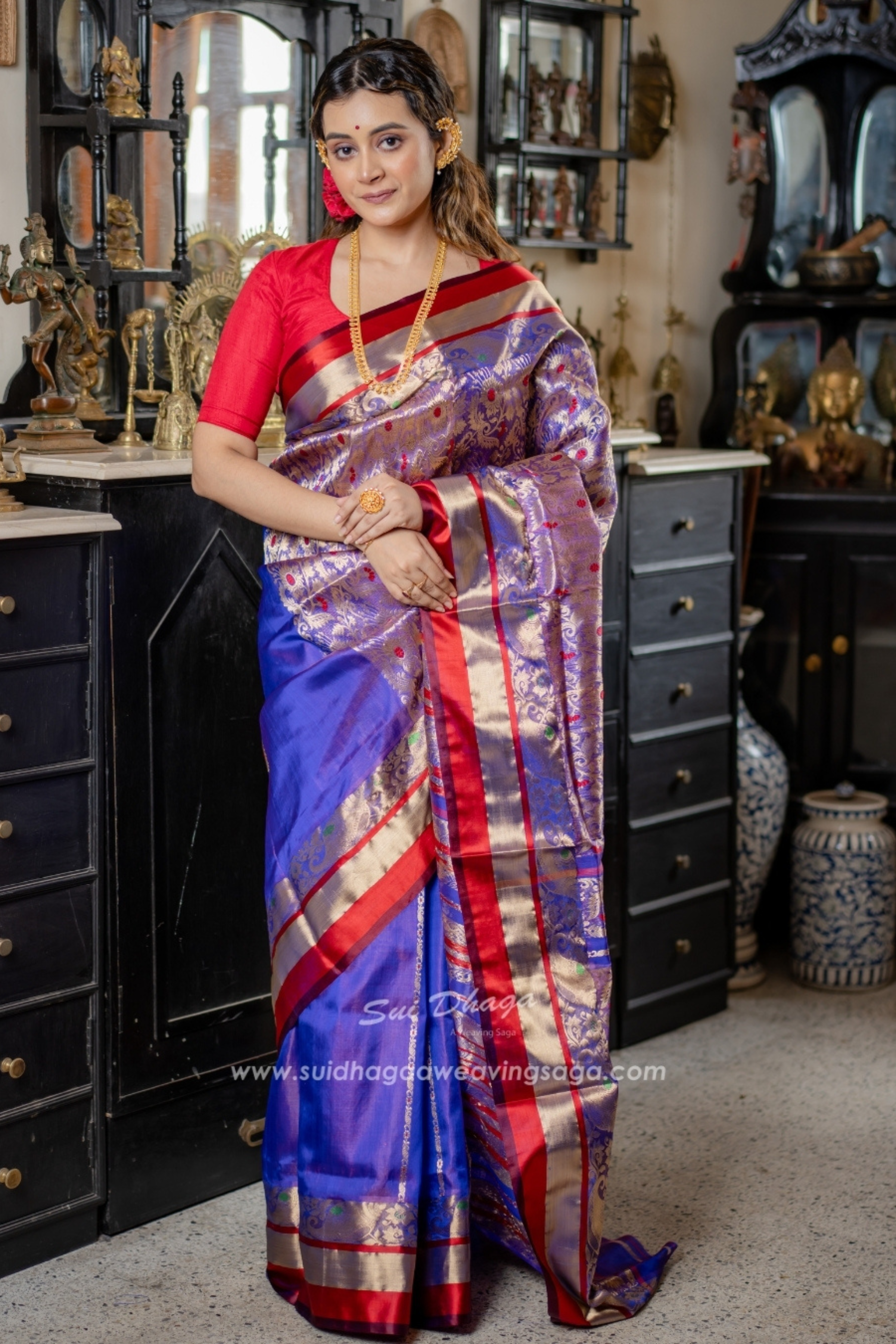Exclusive Dual-Tone Garad Silk Saree