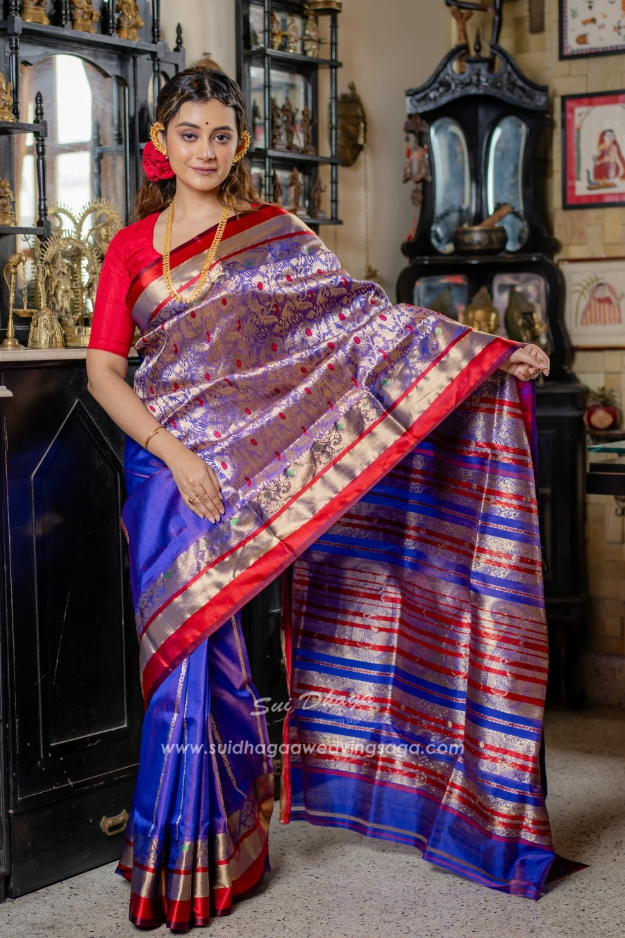 Exclusive Dual-Tone Garad Silk Saree