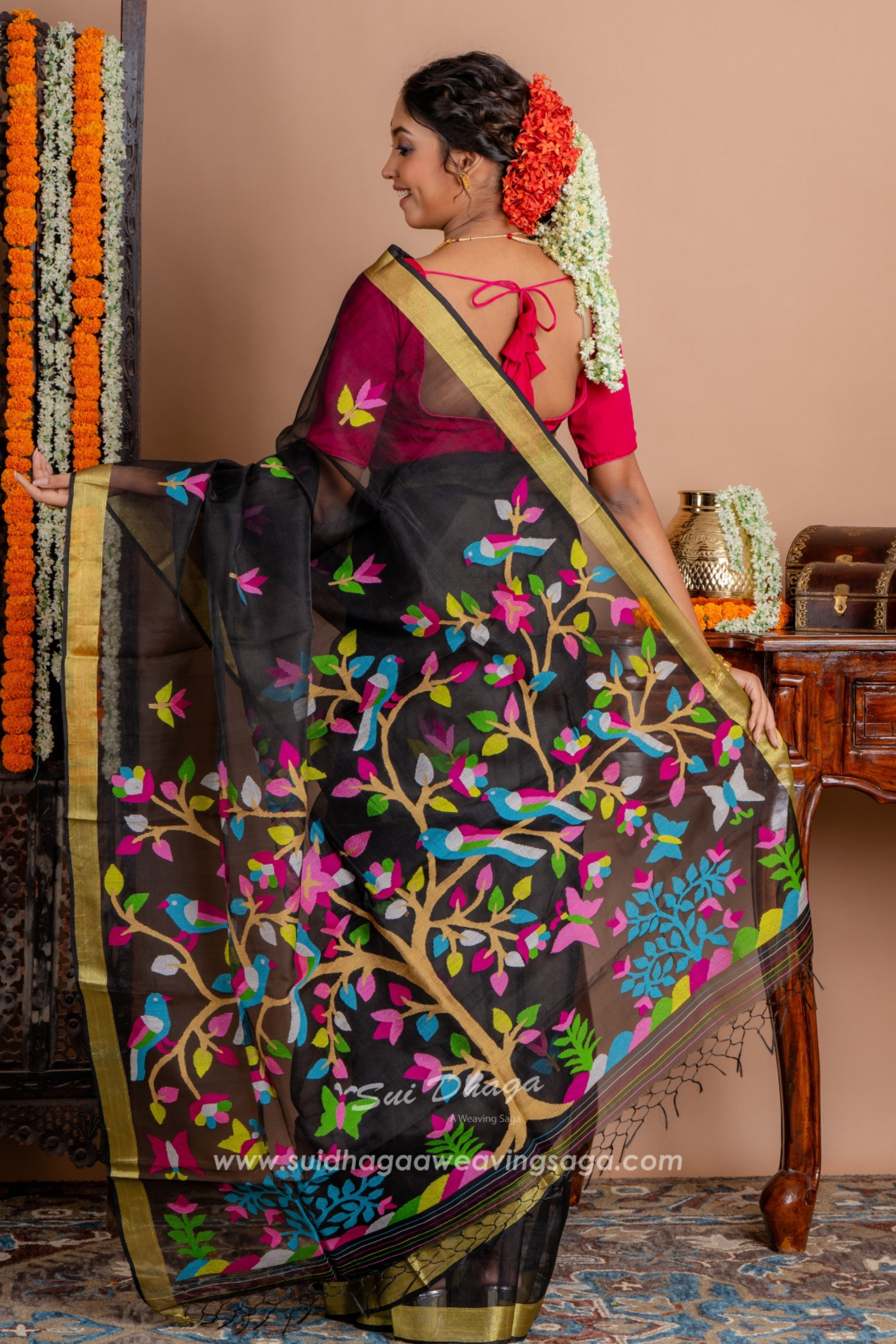 Muslin Jamdani with Zari Border