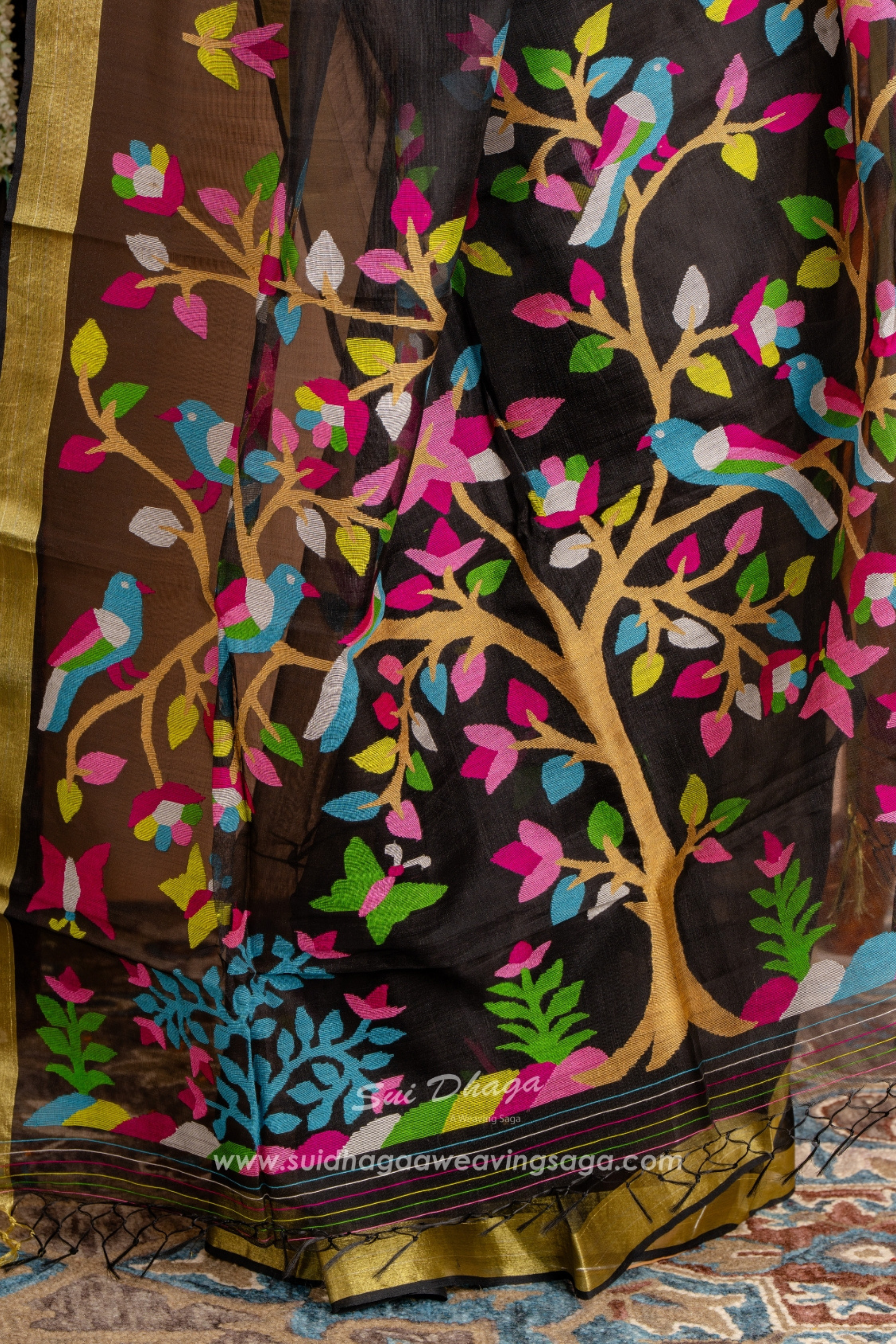 Muslin Jamdani with Zari Border