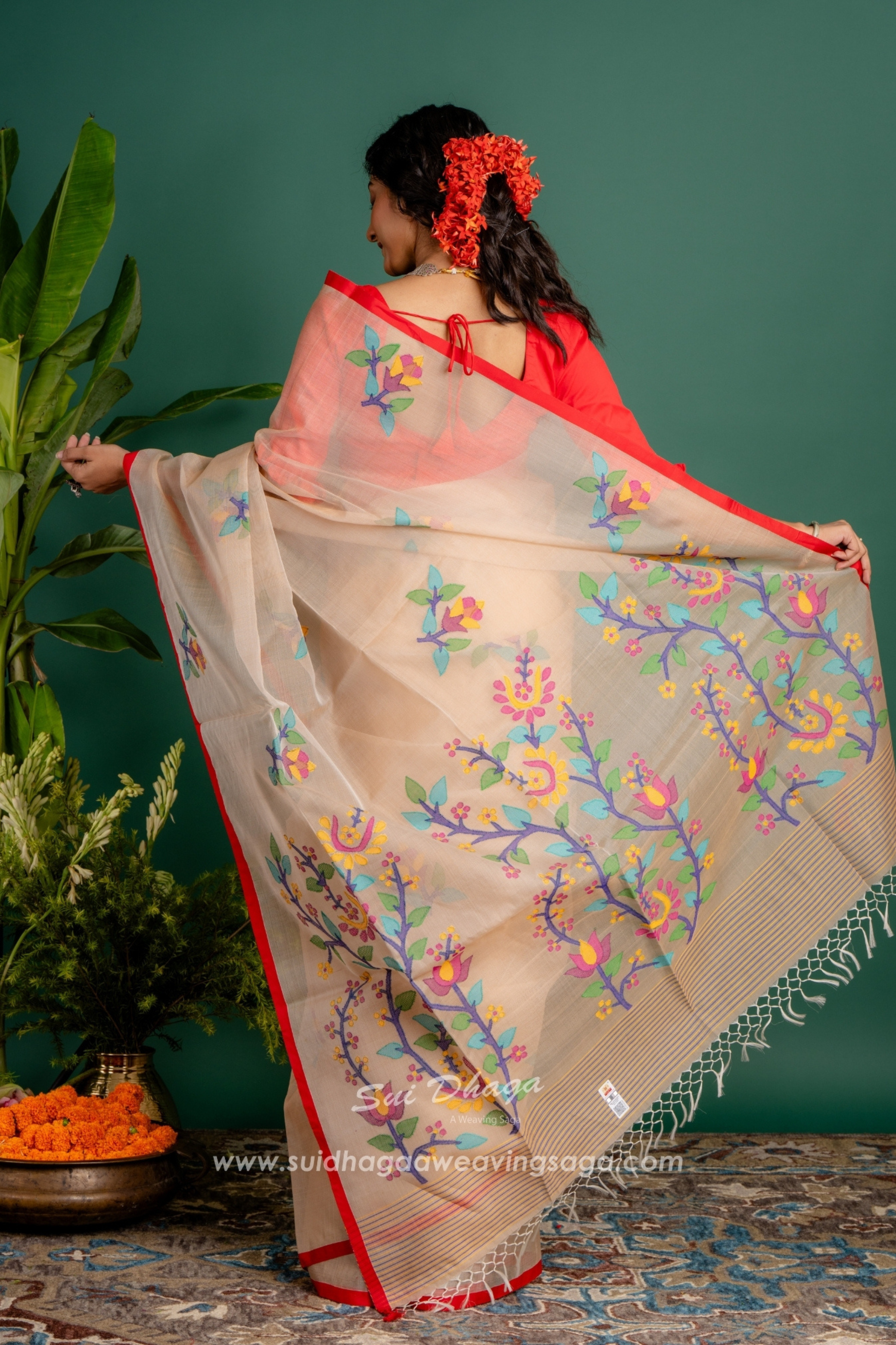 Beige Resham Muslin Jamdani Saree